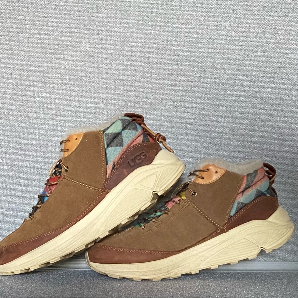 UGG Mens Boots Hiking Trainer Shoes - Picture 3 of 7